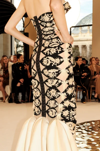 Look 27